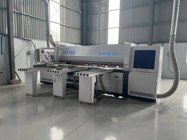 https://sosn.com.vn/product/may-cua-panel-saw-cnc-tai-nang-3200mm-ks933/